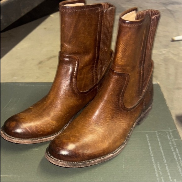 Frye Shoes - FRYE GENUINE LEATHER WOMENS BOOTS